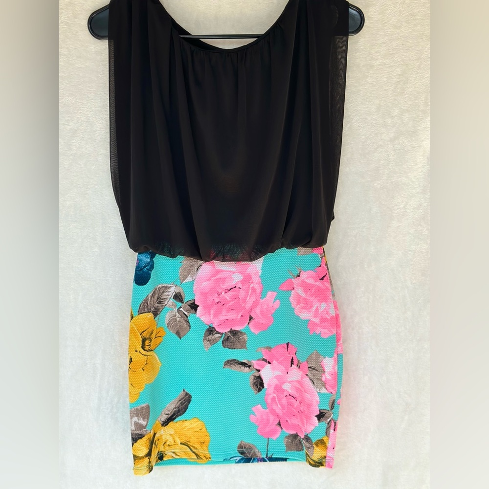 Chic Black & Floral Colorblock Dress | Spring/Summer Mini 🌸